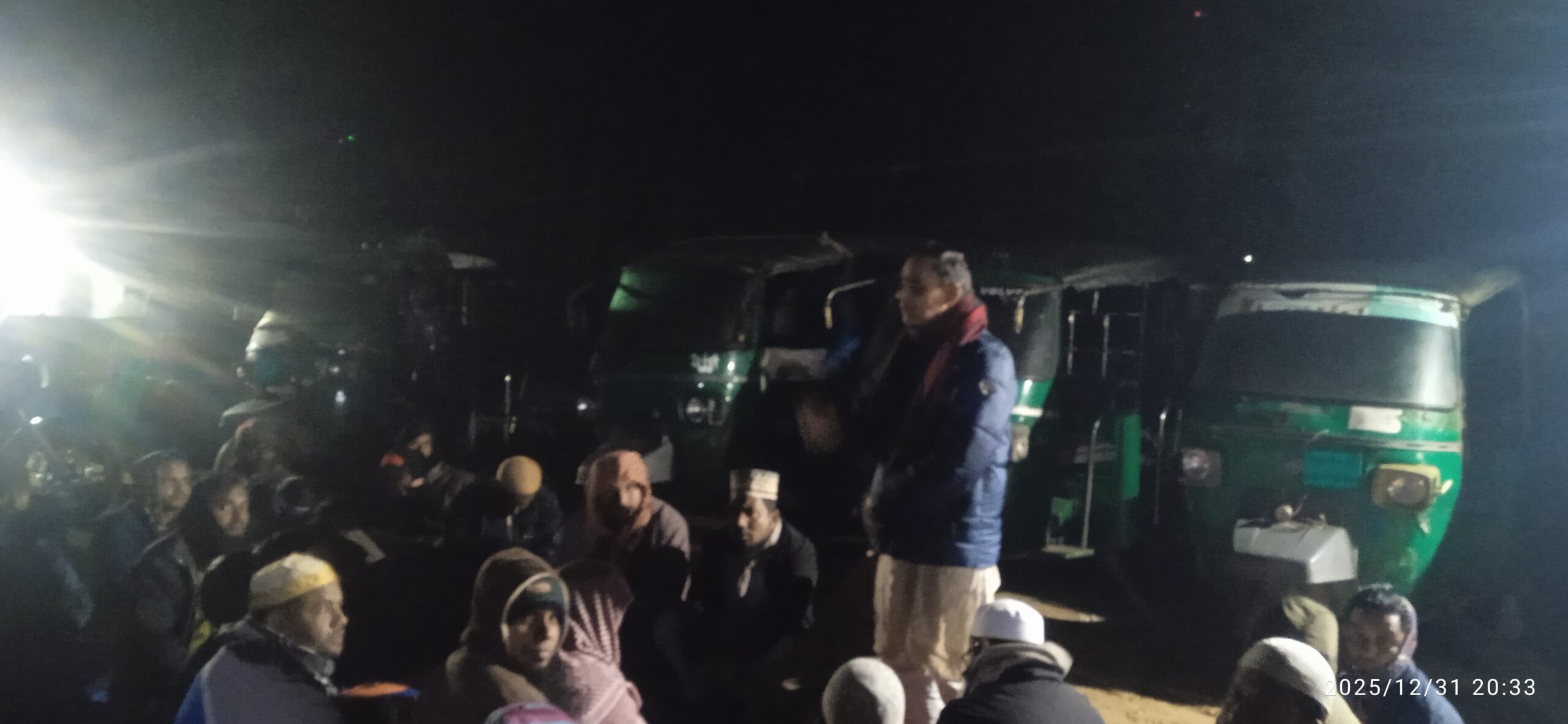 ঠাকুরগাঁওয়ে বেগম খালেদা জিয়ার মৃত্যুতে থ্রী হুইলার মালিক শ্রমিকদের উদ্যোগে মিলাদ মাহফিল অনুষ্ঠিত